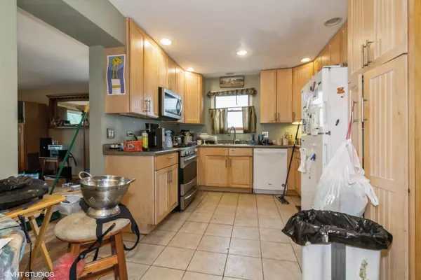 Naperville, IL 60563,1152 Greensfield DR