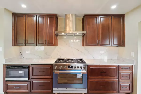 Palos Heights, IL 60463,6709 W Menominee Pkwy
