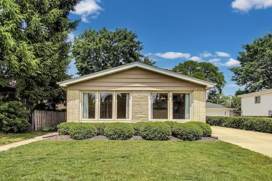 1042 W Central RD, Mount Prospect, IL 60056