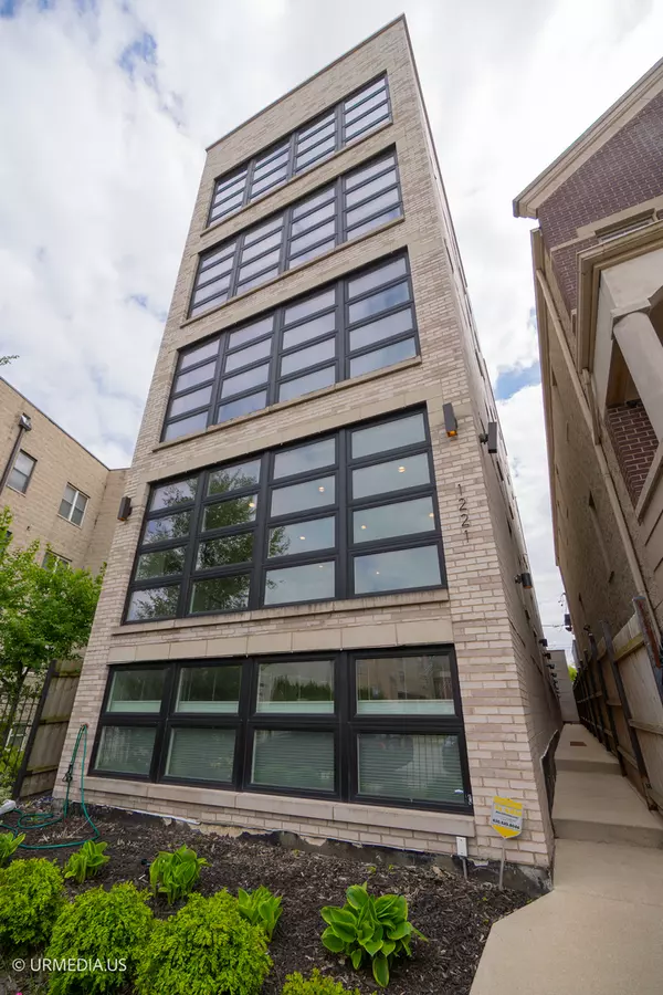 1221 E 46th ST #1, Chicago, IL 60653