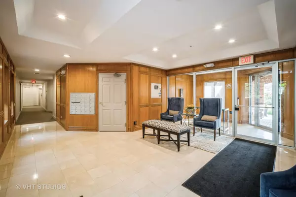 Highland Park, IL 60035,1660 1st ST #303
