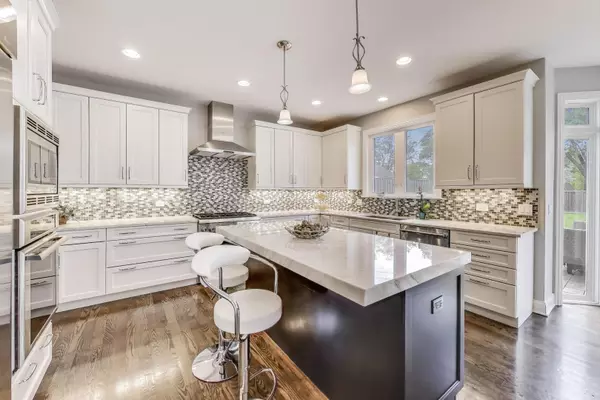 Glenview, IL 60025,304 Fernwood LN