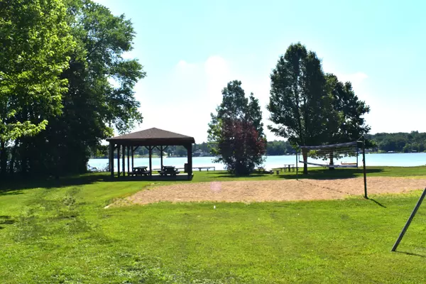 Wonder Lake, IL 60097,3511 W Lake Shore DR