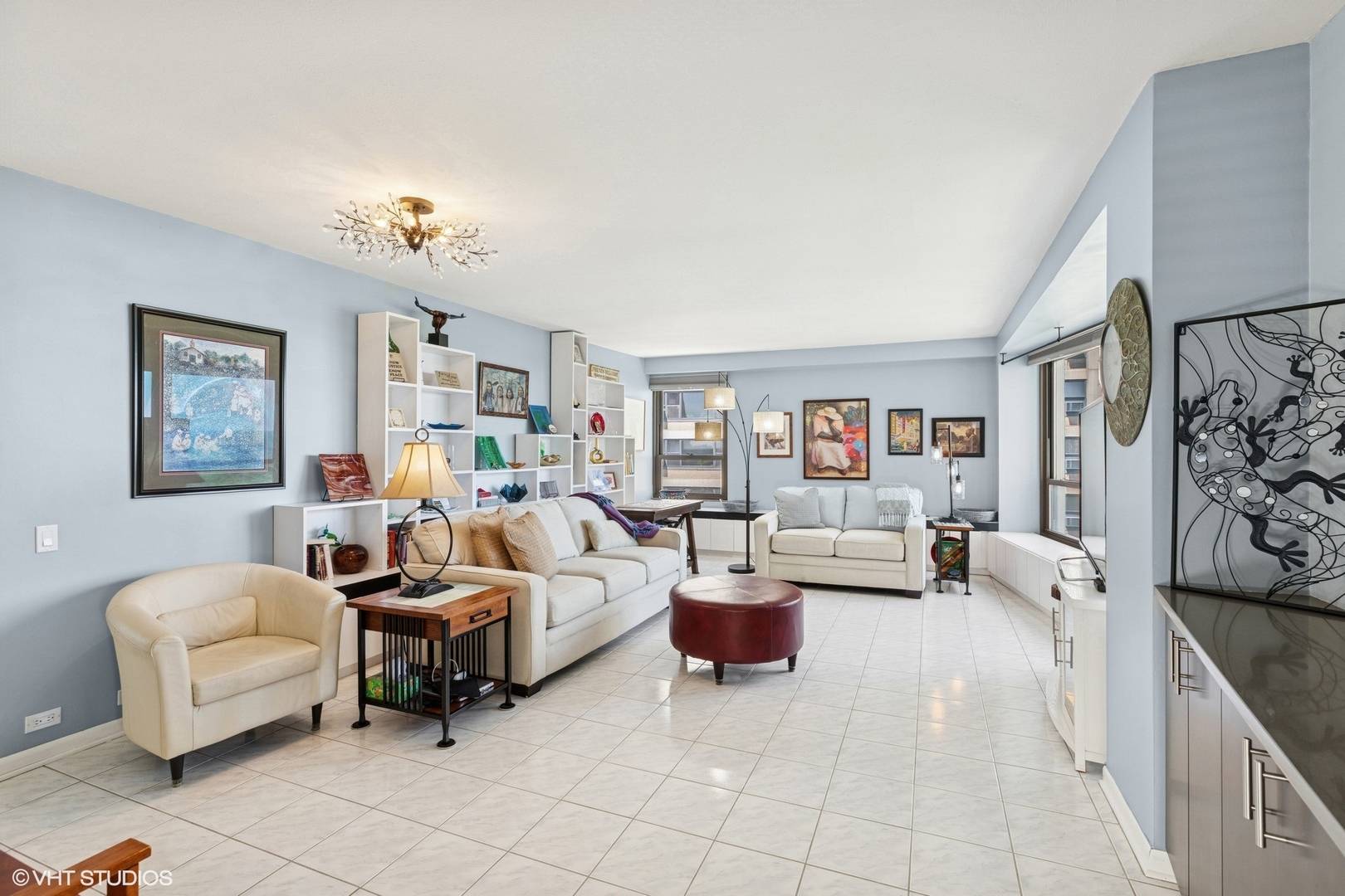 Chicago, IL 60615,5050 S East End AVE #9C