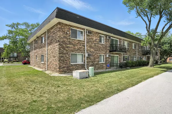 Homewood, IL 60430,18205 Hart DR #2B
