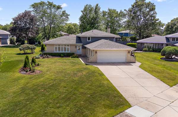 8941 Timothy CT, Orland Park, IL 60462