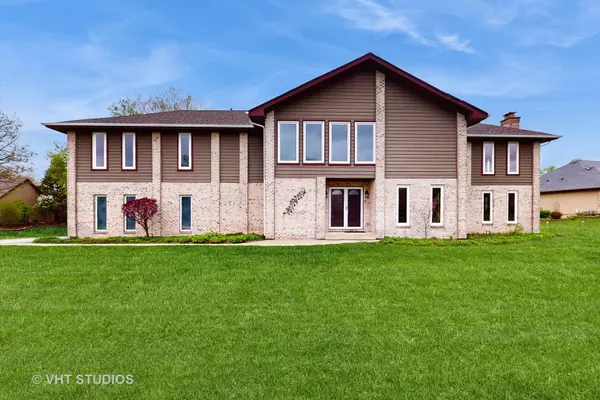 Dundee, IL 60118,17N560 Hidden Hills TRL