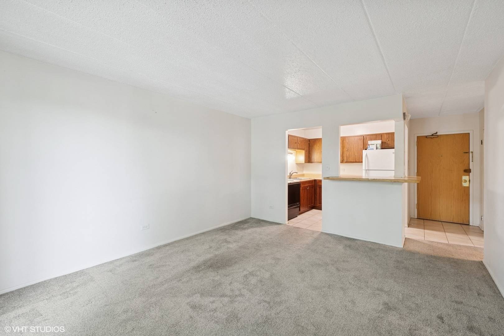 Niles, IL 60714,9701 N Dee RD #2I