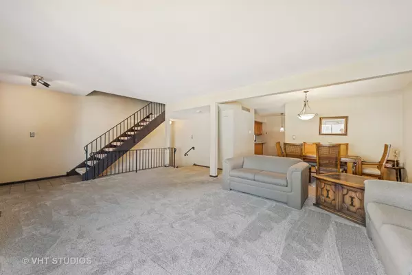 Downers Grove, IL 60516,1963 Loomes AVE