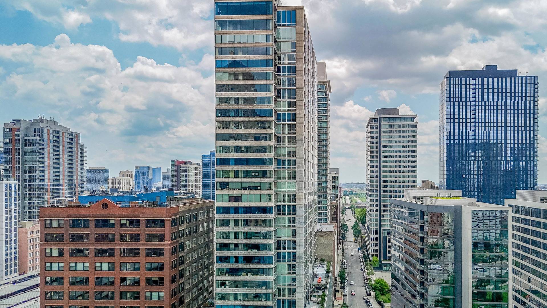 Chicago, IL 60607,611 S Wells ST #2301