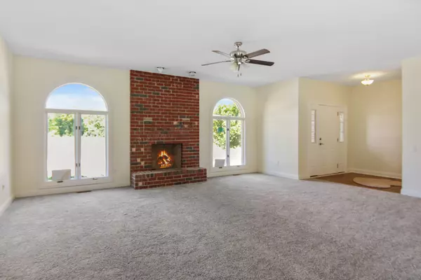 Glenwood, IL 60425,417 S Glenwoodie DR