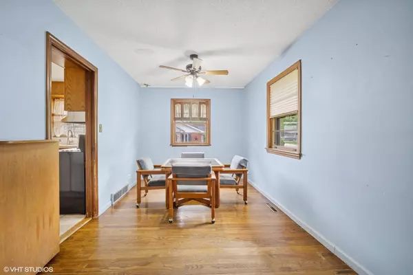 Prospect Heights, IL 60070,15 Alton RD