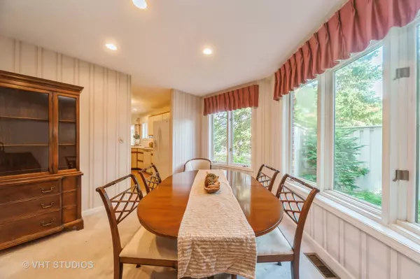 Arlington Heights, IL 60004,1808 N Normandy CT