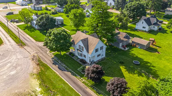 Arrowsmith, IL 61722,102 S Oak ST