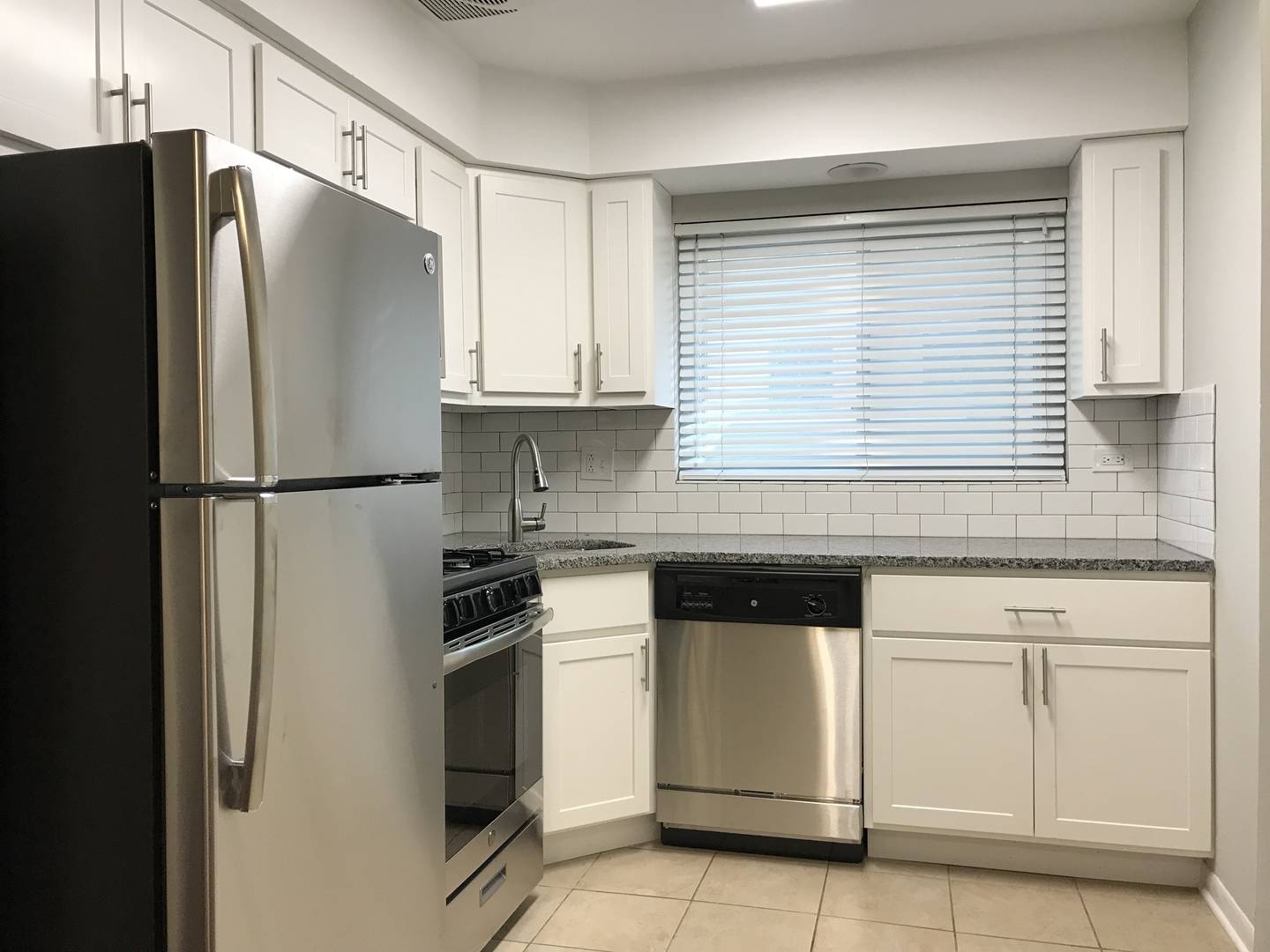 Chicago, IL 60647,2600 W Logan BLVD #2L