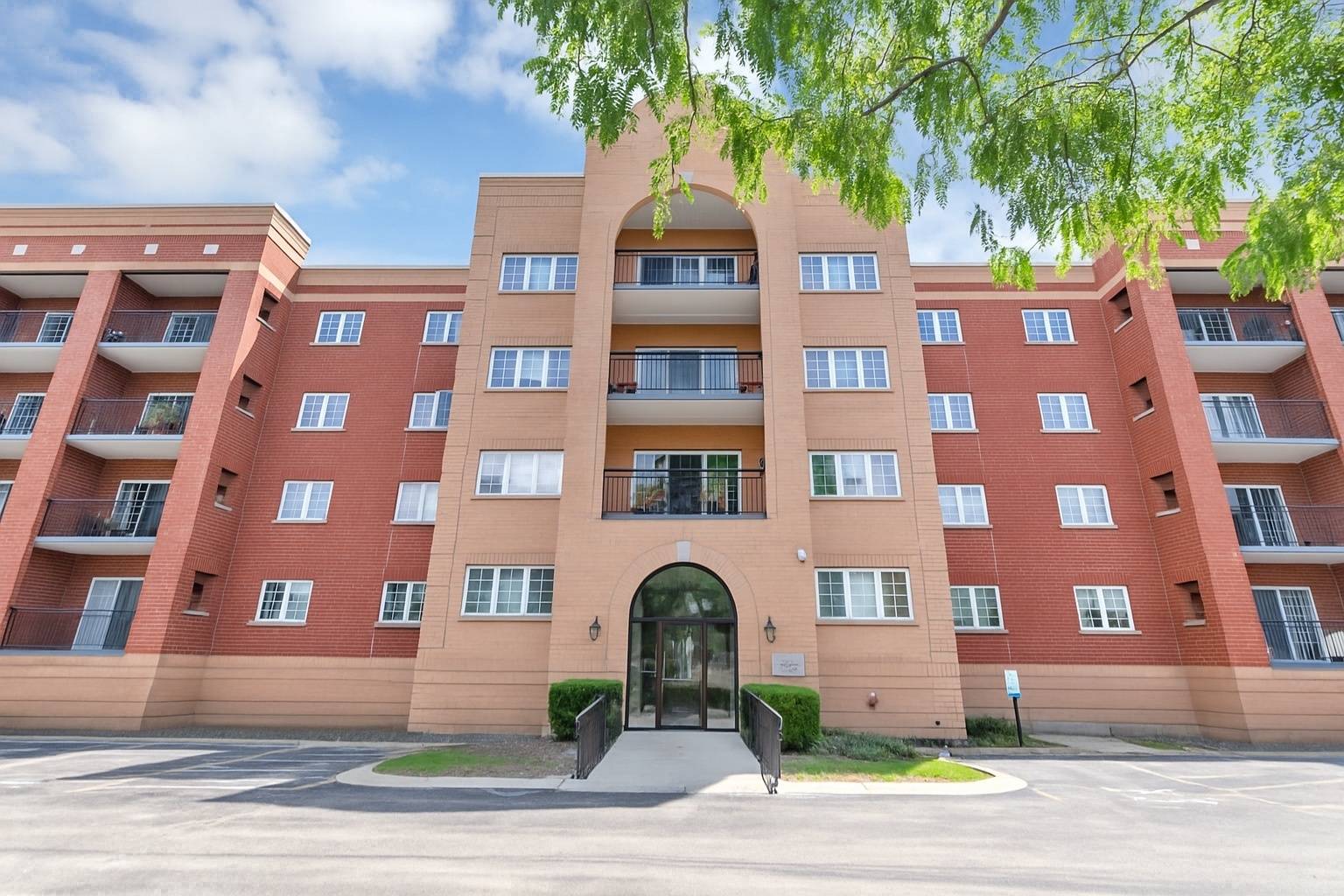 59 S Hale ST #402, Palatine, IL 60067