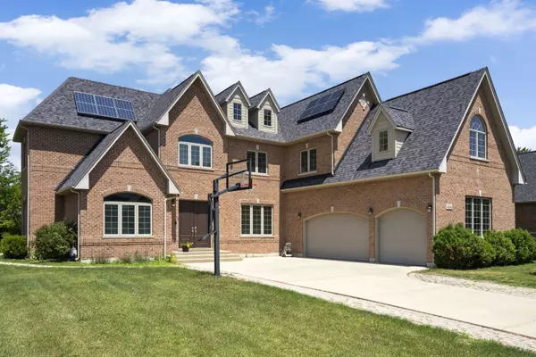 4146 Cardinal CT, Northbrook, IL 60062