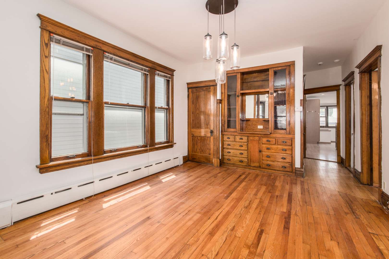 Chicago, IL 60618,3642 N Sawyer AVE