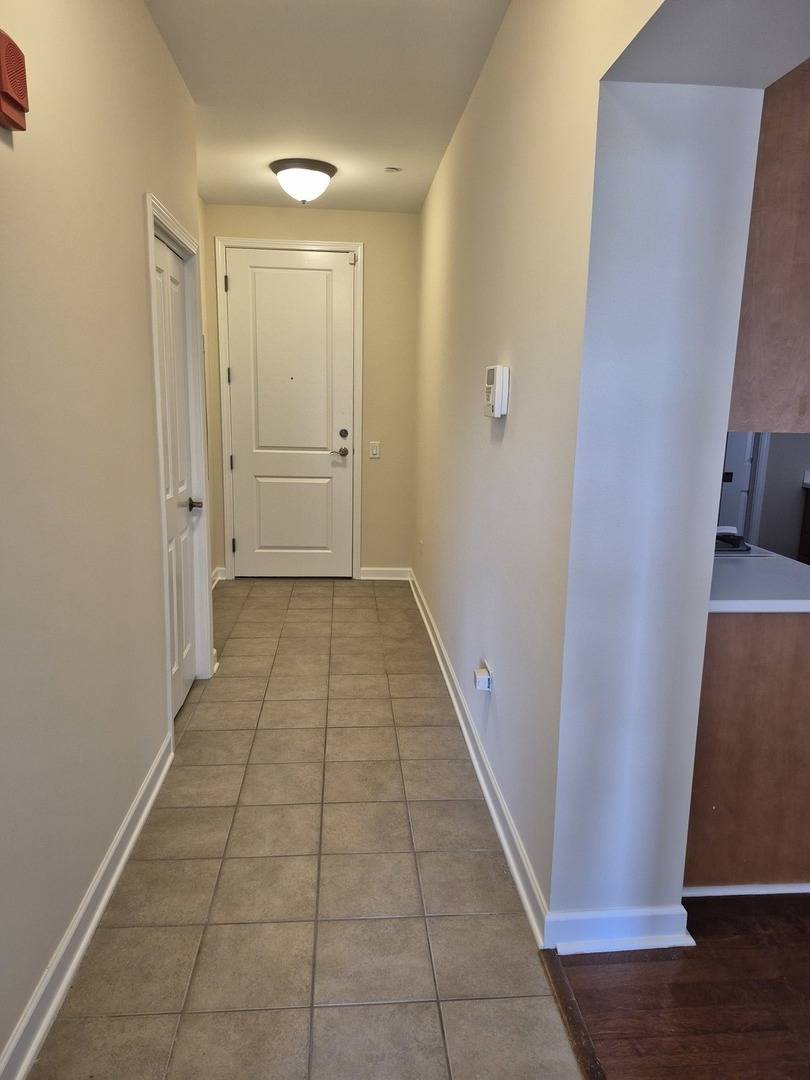 Arlington Heights, IL 60005,151 W Wing ST #301