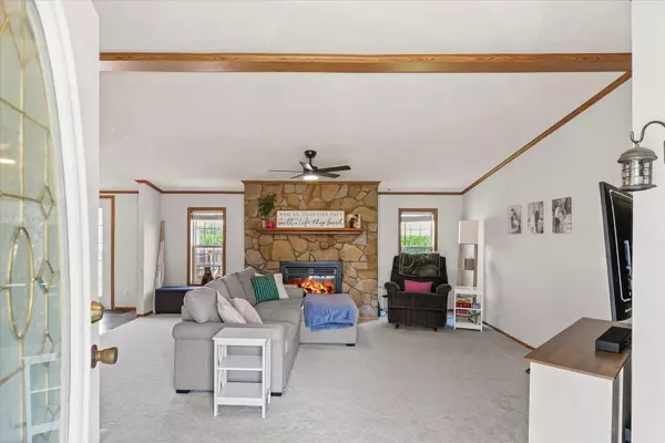 Thomasboro, IL 61878,510 W Rhodes ST