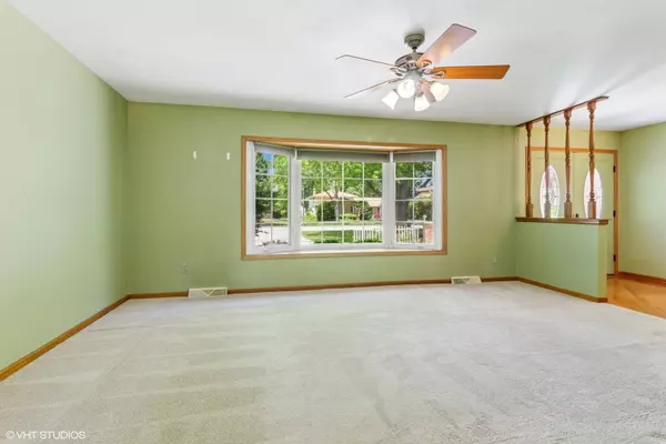 Shorewood, IL 60404,622 Parkshore DR