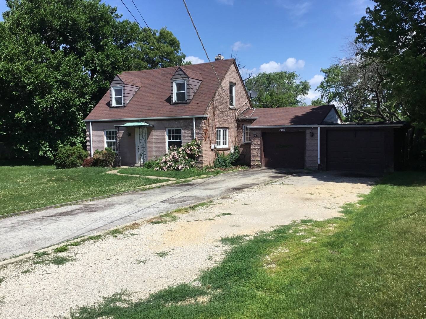 206 E Camp Mcdonald RD, Prospect Heights, IL 60070