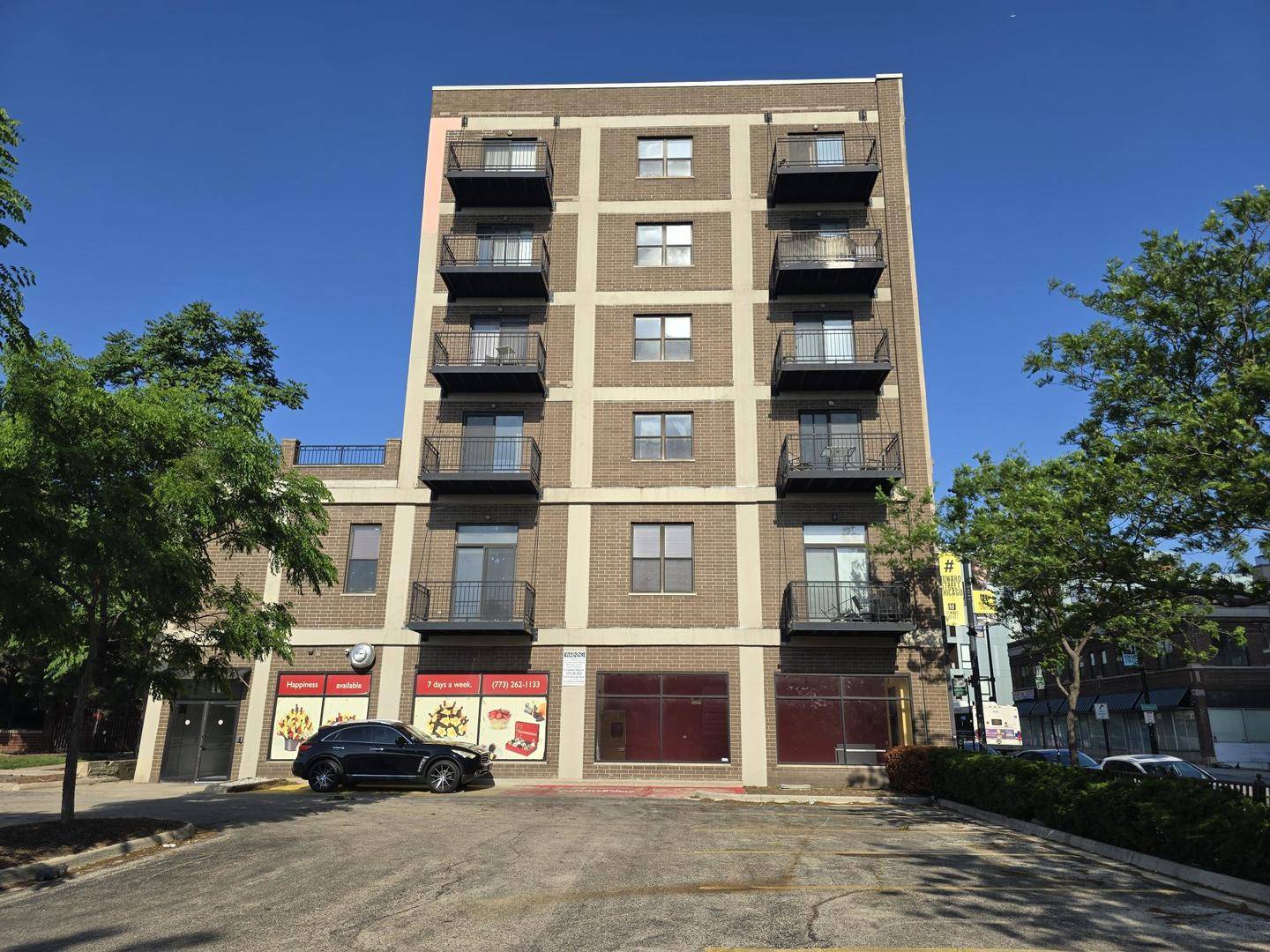 Chicago, IL 60626,1785 W Howard ST