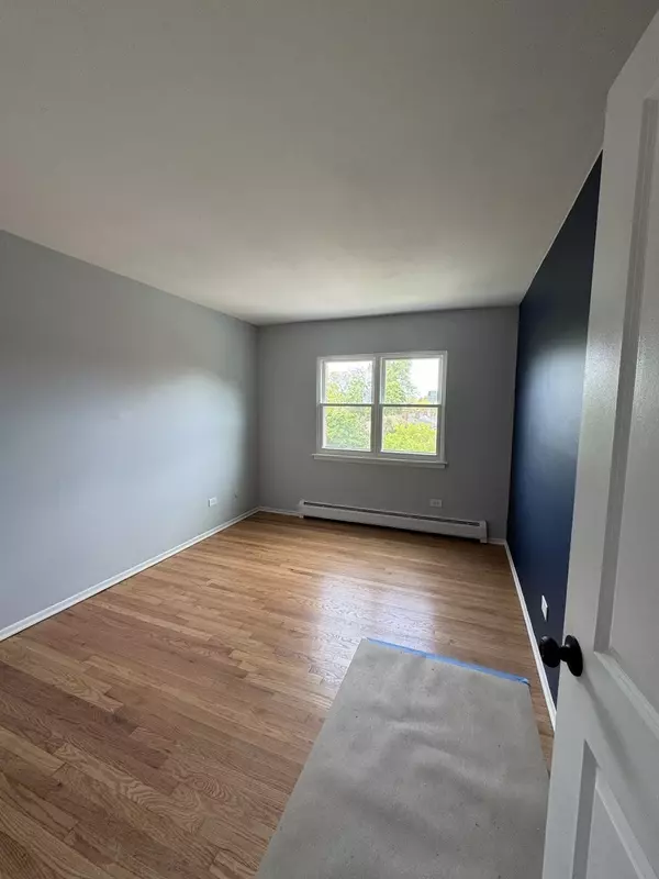 Chicago, IL 60649,7854 S South Shore DR #402