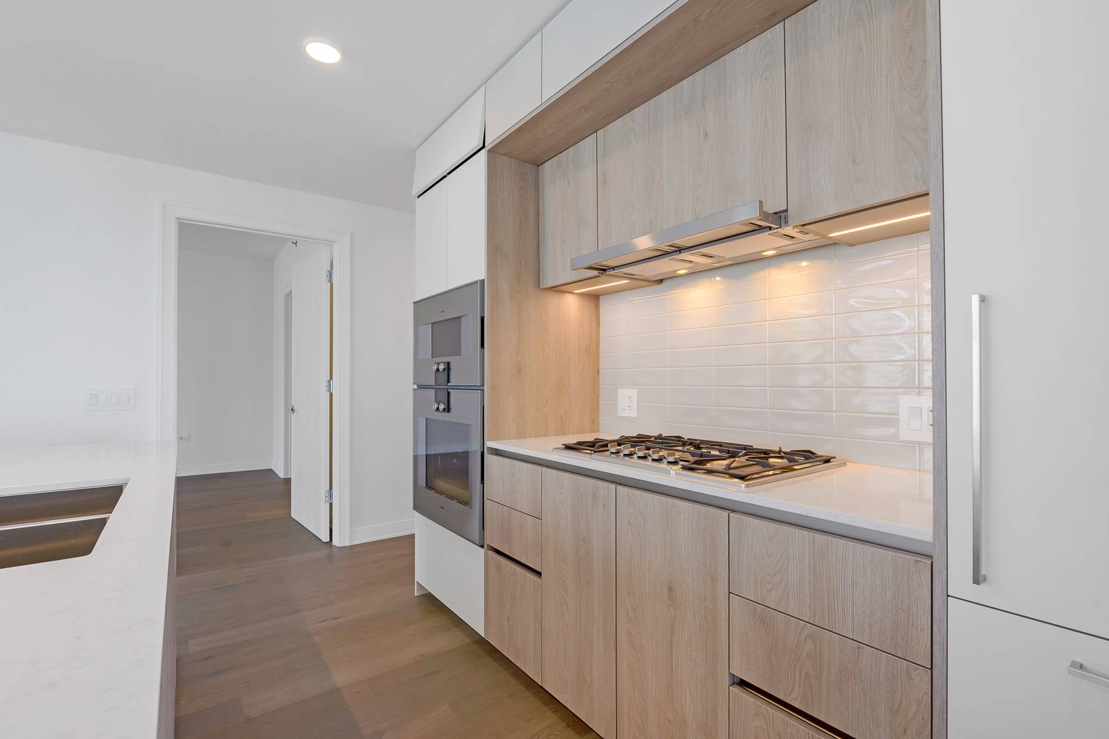 Chicago, IL 60601,211 N Harbor DR #1901