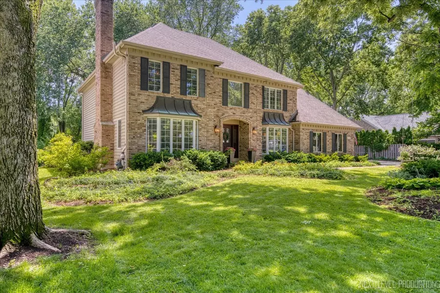 1412 Sherwood LN, Geneva, IL 60134