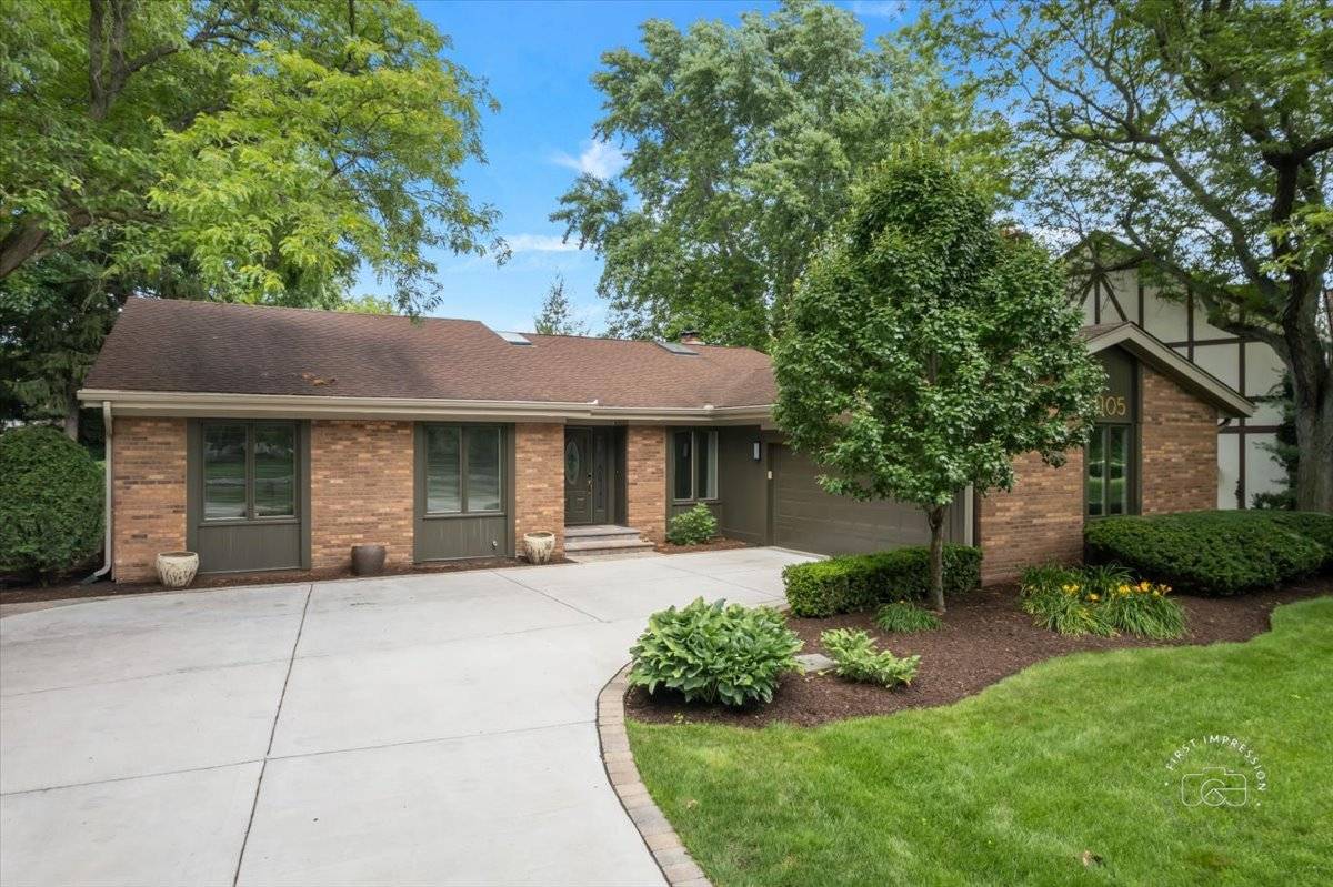 Naperville, IL 60563,1105 W Bauer RD