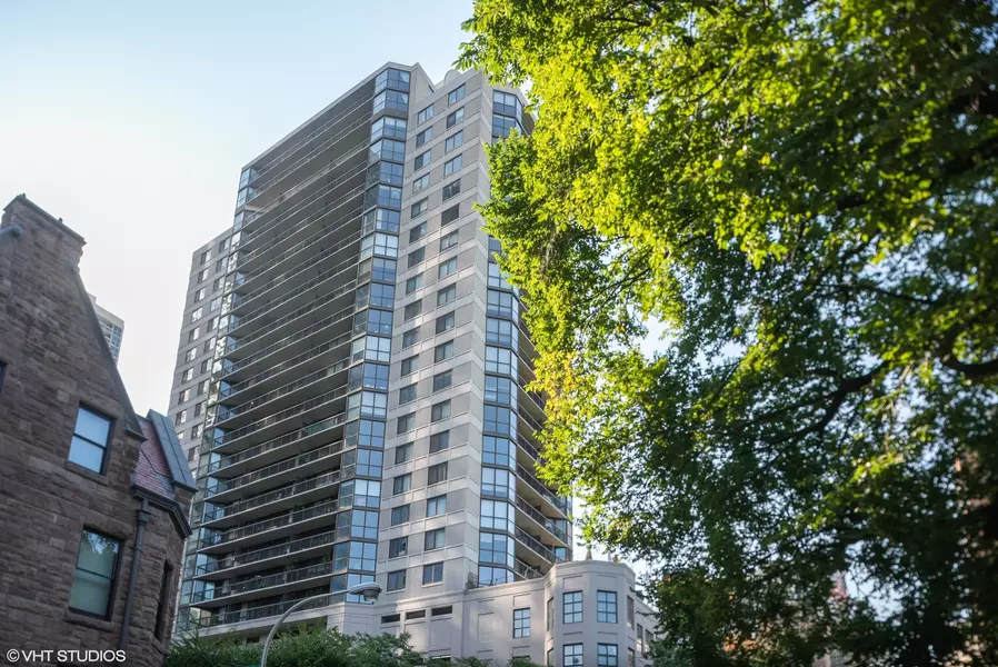 33 W Delaware PL #13E, Chicago, IL 60610