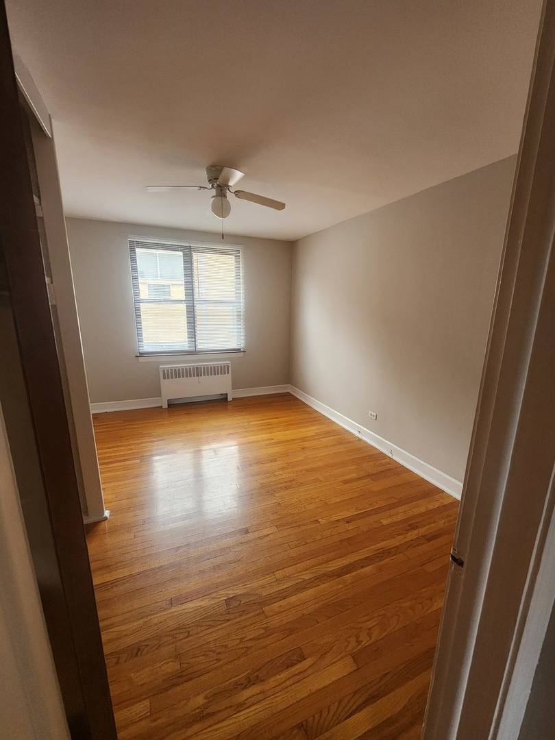 Chicago, IL 60626,7363 N Winchester AVE #2E