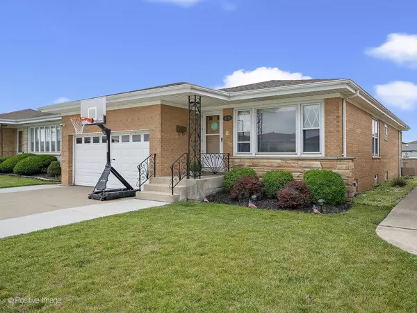 4714 N Delphia AVE, Chicago, IL 60656