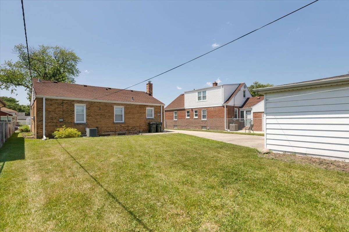 Morton Grove, IL 60053,8841 Menard AVE