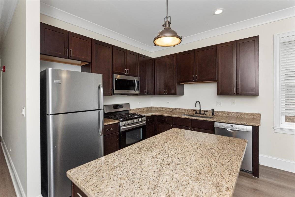 Evanston, IL 60201,2500 Green Bay RD #301