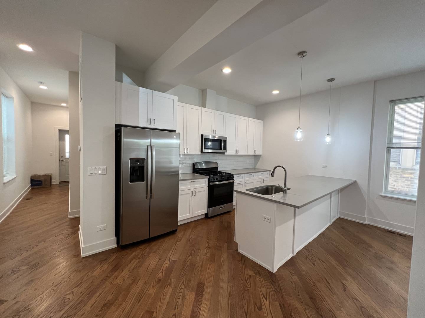 Chicago, IL 60622,2205 W Iowa ST #1F