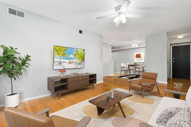 Chicago, IL 60614,515 W Wrightwood AVE #503