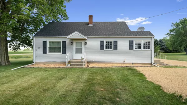 Oregon, IL 61061,3006 E Holcomb RD