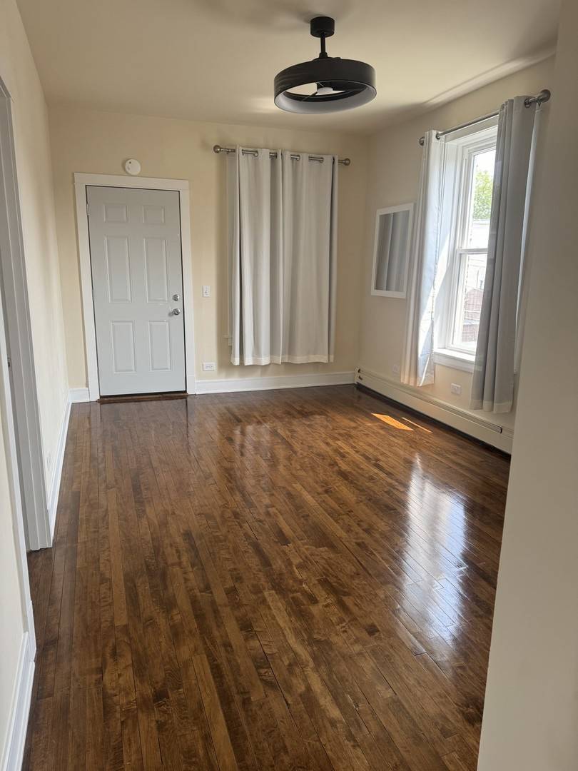 Chicago, IL 60616,3429 S Union AVE #2R