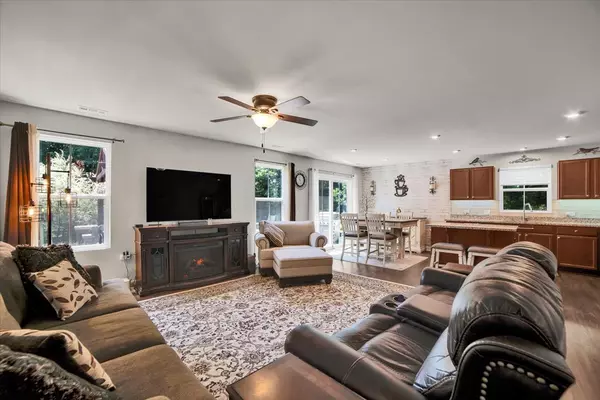 Yorkville, IL 60560,4208 E Millbrook CIR