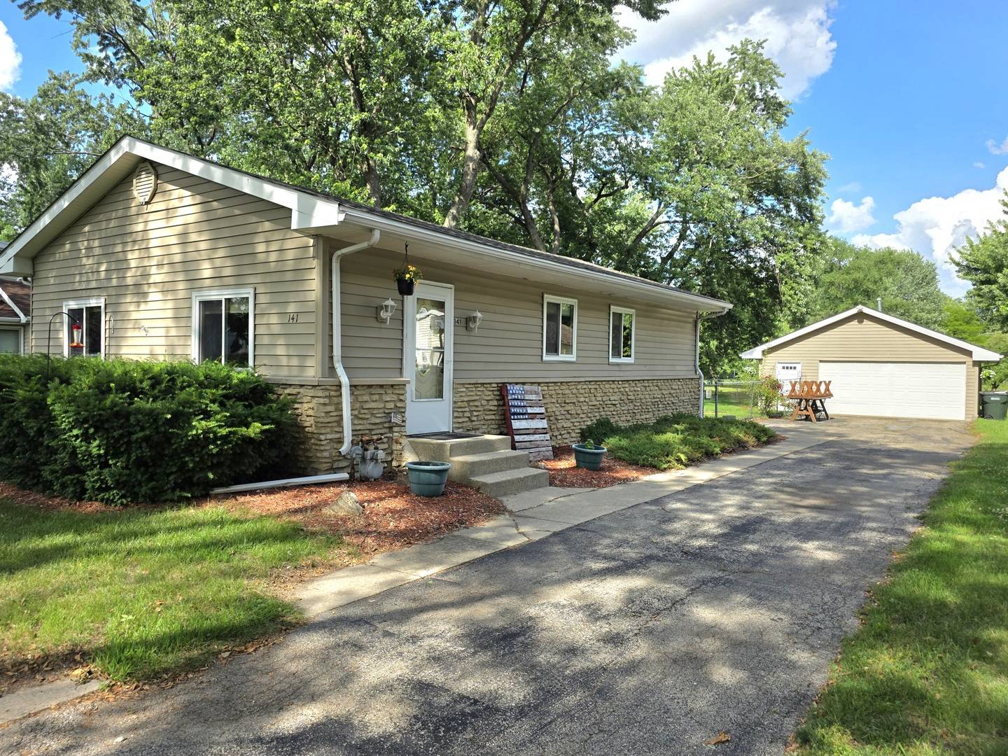 141 S Office ST, Braidwood, IL 60408