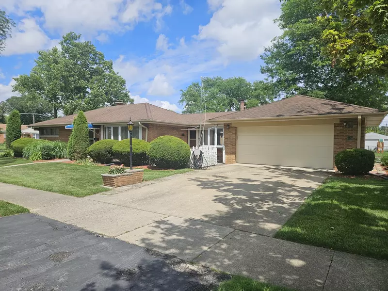 9515 Lincoln AVE, Brookfield, IL 60513