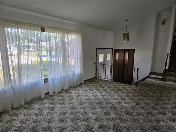 Oak Forest, IL 60452,6305 157th ST