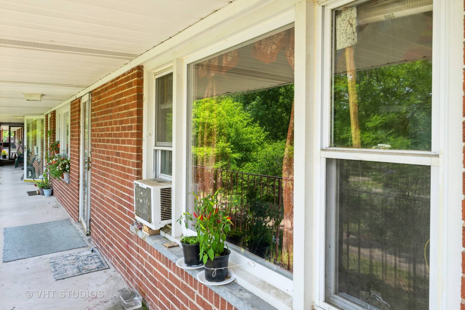 Arlington Heights, IL 60005,1107 E Algonquin RD #19