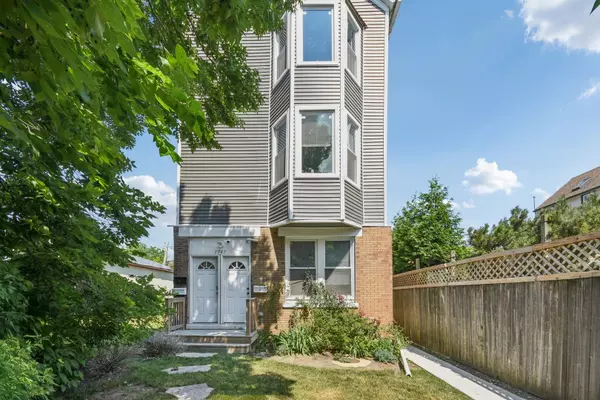 1747 N Spaulding AVE, Chicago, IL 60647