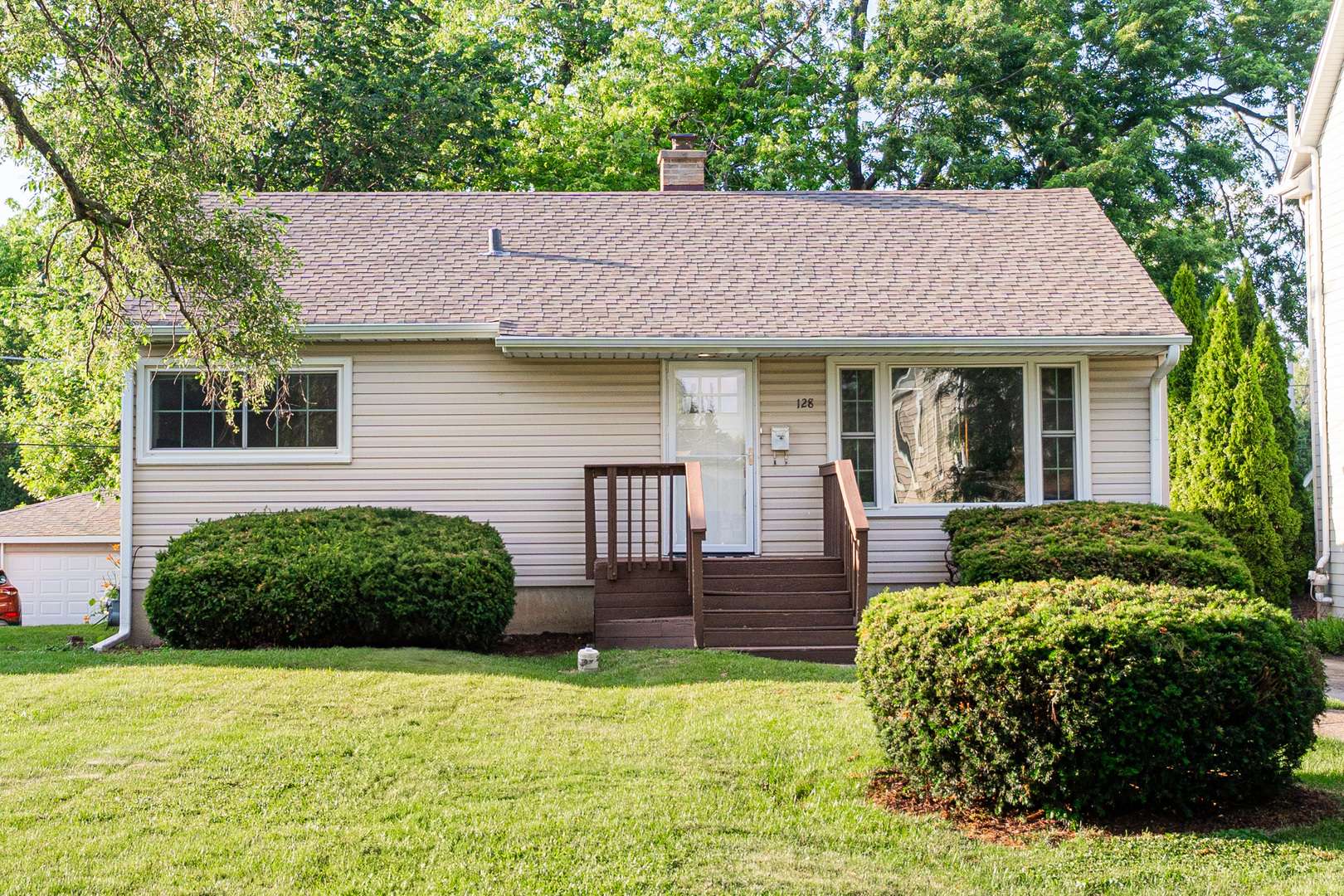 Villa Park, IL 60181,128 E Van Buren ST