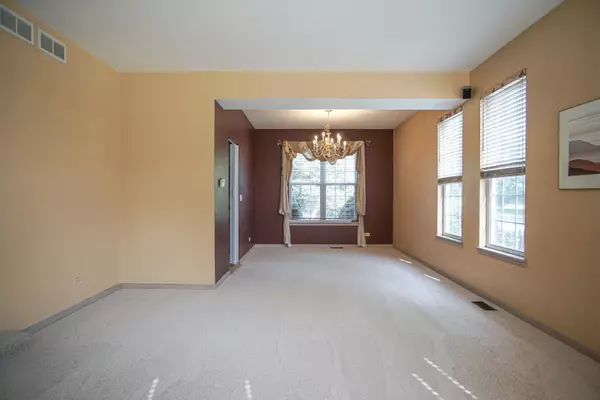 Aurora, IL 60504,1961 Edinburgh LN