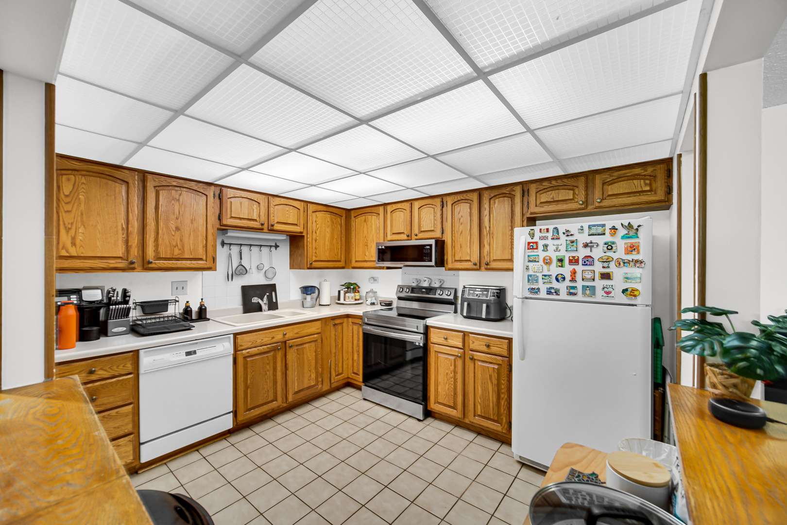 Wheeling, IL 60090,475 Plum Creek DR #212
