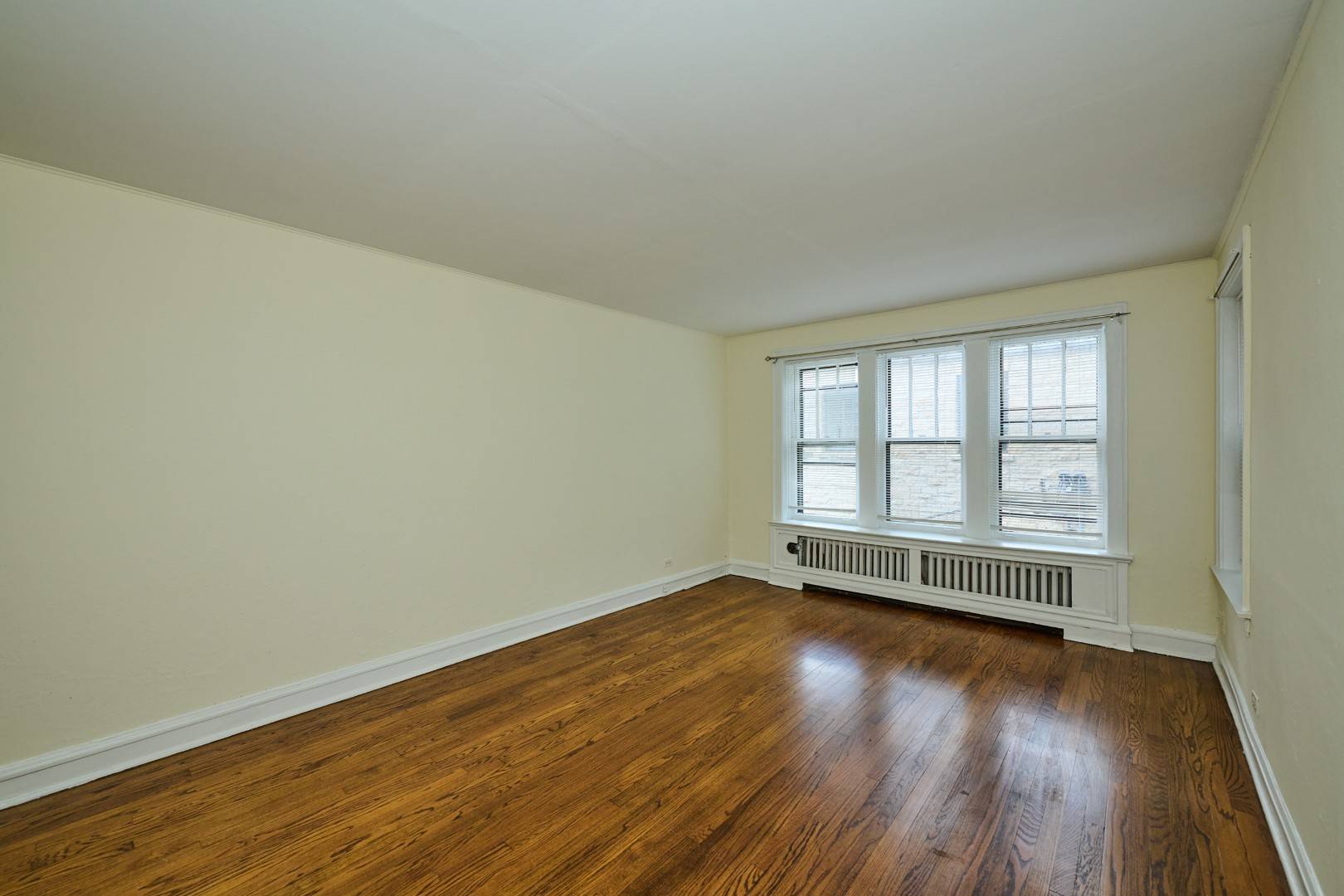 Evanston, IL 60201,1112 Grove ST #2C